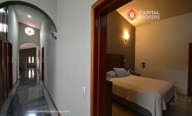 Casa en Venta en El Palomar Ideal para Remodelar Ubicación de Lujo