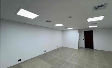 Oficina moderna y funcional en Centro Empresarial Chipichape