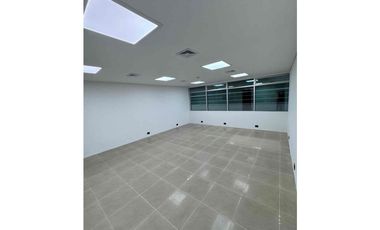 Oficina moderna y funcional en Centro Empresarial Chipichape