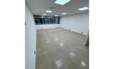 Oficina moderna y funcional en Centro Empresarial Chipichape