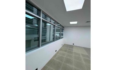 Oficina moderna y funcional en Centro Empresarial Chipichape