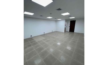 Oficina moderna y funcional en Centro Empresarial Chipichape