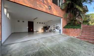 Hermosa casa campestre en Cerritos