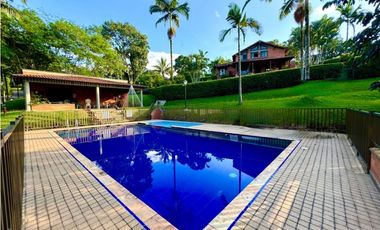 Hermosa casa campestre en Cerritos