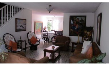 CASA UNIFAMILIAR PARA LA VENTA UBICADA EN CALASANZ