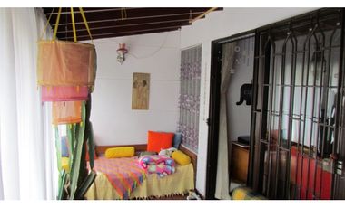 CASA UNIFAMILIAR PARA LA VENTA UBICADA EN CALASANZ