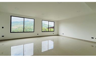 SE ALQUILA ESPECTACULAR CASA COMERCIAL AVENIDA 30 DE AGOSTO PEREIRA