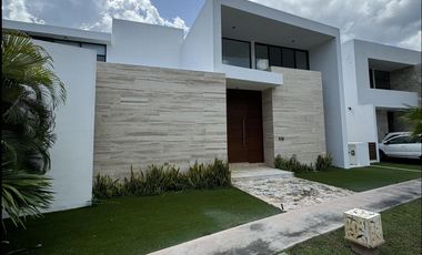 Casa en  venta en Mérida YCC  club de Golf YCC 5 recámaras