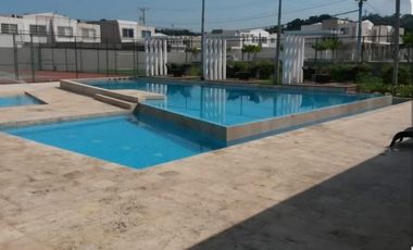 SE ALQUILA CASA EN PASEO DEL NORTE  PH EVEREST