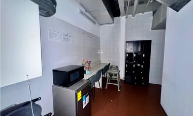 ALQUILER LOCAL COMERCIAL AVENIDA BALBOA LISTO PARA OCUPAR 100M2 CV