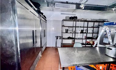 ALQUILER LOCAL COMERCIAL AVENIDA BALBOA LISTO PARA OCUPAR 100M2 CV