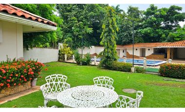 SE VENDE CASA EN EL HEXAGONO - ALTOS DEL GOLF - SAN FRANCISCO