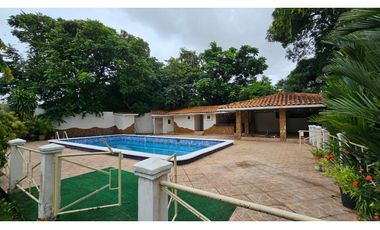 SE VENDE CASA EN EL HEXAGONO - ALTOS DEL GOLF - SAN FRANCISCO