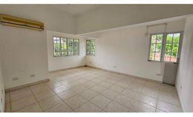 SE VENDE CASA EN EL HEXAGONO - ALTOS DEL GOLF - SAN FRANCISCO