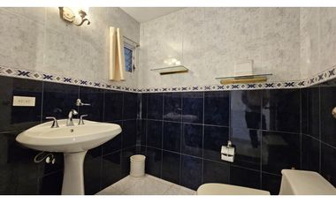 SE VENDE CASA EN EL HEXAGONO - ALTOS DEL GOLF - SAN FRANCISCO