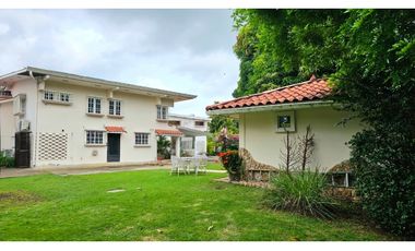 SE VENDE CASA EN EL HEXAGONO - ALTOS DEL GOLF - SAN FRANCISCO