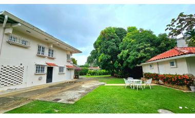 SE VENDE CASA EN EL HEXAGONO - ALTOS DEL GOLF - SAN FRANCISCO