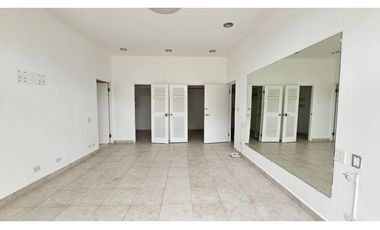 SE VENDE CASA EN EL HEXAGONO - ALTOS DEL GOLF - SAN FRANCISCO