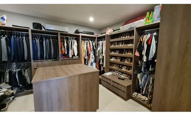 SE VENDE CASA EN PAITILLA FRENTE AL PARQUE CON VISTA AL MAR