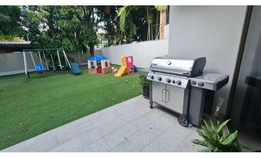 SE VENDE CASA EN PAITILLA FRENTE AL PARQUE CON VISTA AL MAR