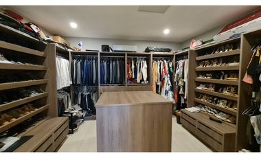 SE VENDE CASA EN PAITILLA FRENTE AL PARQUE CON VISTA AL MAR