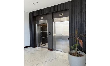 VENDE DEPARTAMENTO DE CATEGORA EN TORRES DEL MARQUES, Godoy Cruz.