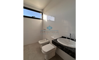 VENTA -CASA 2 DORMITORIOS - COLONIA CAROYA