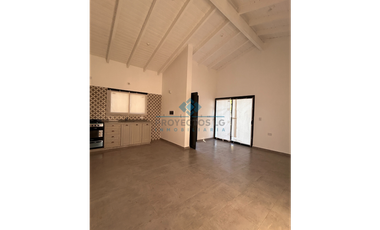 VENTA -CASA 2 DORMITORIOS - COLONIA CAROYA