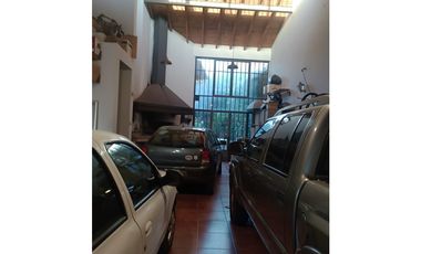 VENDE CASA - APTA A CREDITO HIPOTECARIO - B° JARDIN MARISTAS, Mendoza.