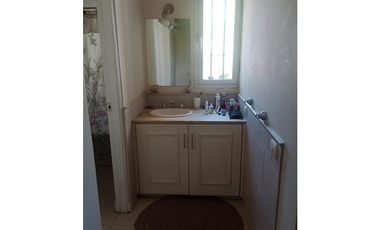 VENDE CASA - APTA A CREDITO HIPOTECARIO - B° JARDIN MARISTAS, Mendoza.