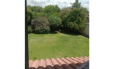 VENDE CASA - APTA A CREDITO HIPOTECARIO - B° JARDIN MARISTAS, Mendoza.