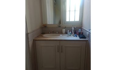 VENDE CASA - APTA A CREDITO HIPOTECARIO - B° JARDIN MARISTAS, Mendoza.