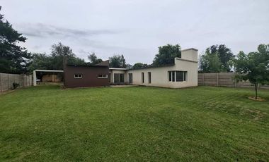 Casa en venta en Ameghino