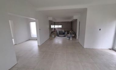 Casa en venta en Ameghino