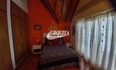 Chalet en venta c/ cochera en Morón