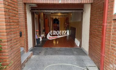 Chalet en venta c/ cochera en Morón