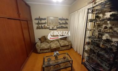 Chalet en venta c/ cochera en Morón