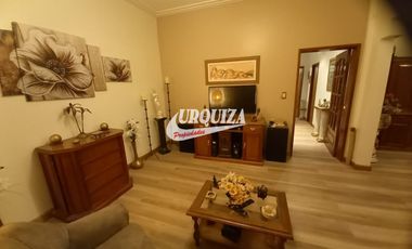 Chalet en venta c/ cochera en Morón