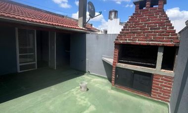 Casa en alquiler en Villa Luzuriaga