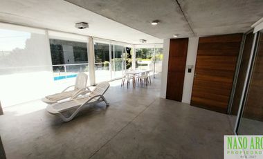 Moderna casa en Sierra de los Padres, Balcón del Golf, gas natural a pocos mts