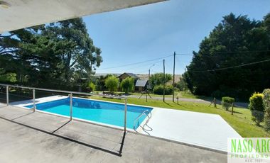 Moderna casa en Sierra de los Padres, Balcón del Golf, gas natural a pocos mts