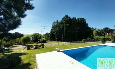 Moderna casa en Sierra de los Padres, Balcón del Golf, gas natural a pocos mts