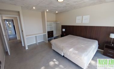 Moderna casa en Sierra de los Padres, Balcón del Golf, gas natural a pocos mts