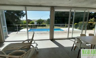 Moderna casa en Sierra de los Padres, Balcón del Golf, gas natural a pocos mts