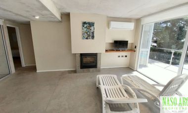 Moderna casa en Sierra de los Padres, Balcón del Golf, gas natural a pocos mts