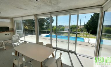 Moderna casa en Sierra de los Padres, Balcón del Golf, gas natural a pocos mts