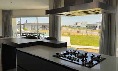 Alquiler de casa amoblada  Barrio San Simón