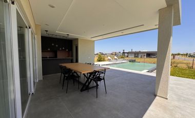 Alquiler de casa amoblada  Barrio San Simón