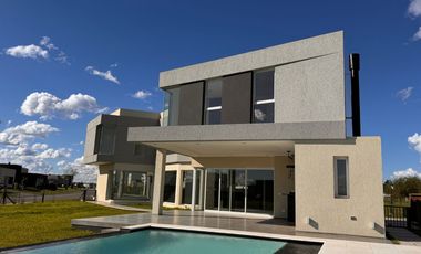 Alquiler de casa amoblada  Barrio San Simón