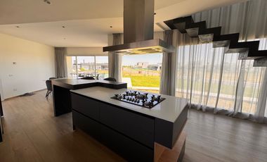 Alquiler de casa amoblada  Barrio San Simón